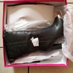 Black Boots w/ Gold Tips